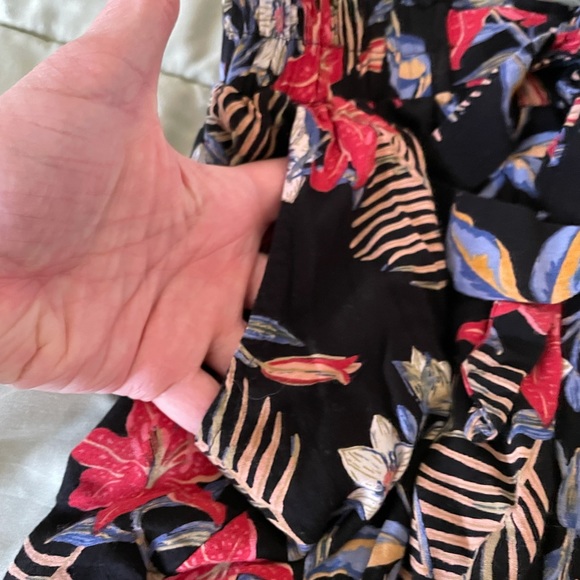 Xs tropical black wide leg capri, donating 10/10 - Picture 6 of 8